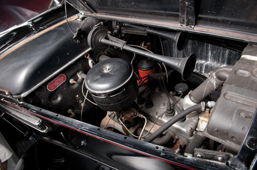  Plymouth Deluxe Convertible Coupe 1939 года  (фото 12 из 33)